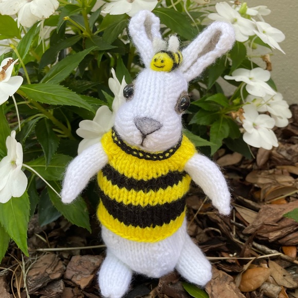 Hand crafted knit and needle felted honey bee bunny artisan one of a kind - Picture 13 of 14